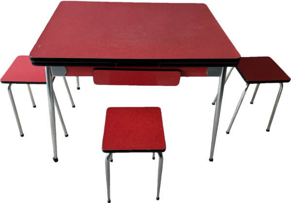 Table en formica rouge et tabourets