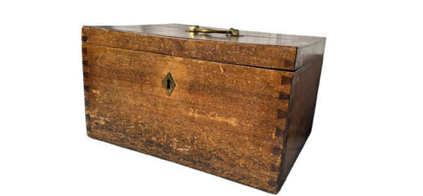 Ancien coffret en bois