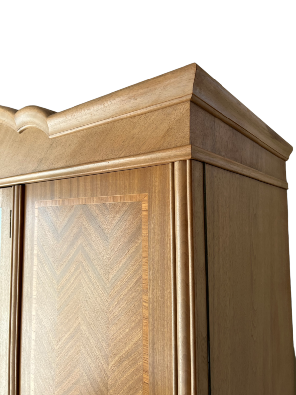 Armoire marquetée