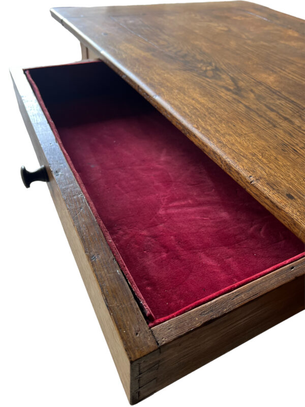 Table de gentilhommière