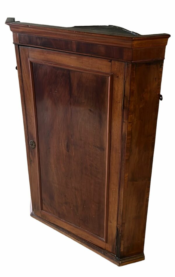 Armoire d’angle suspendu antique XIX