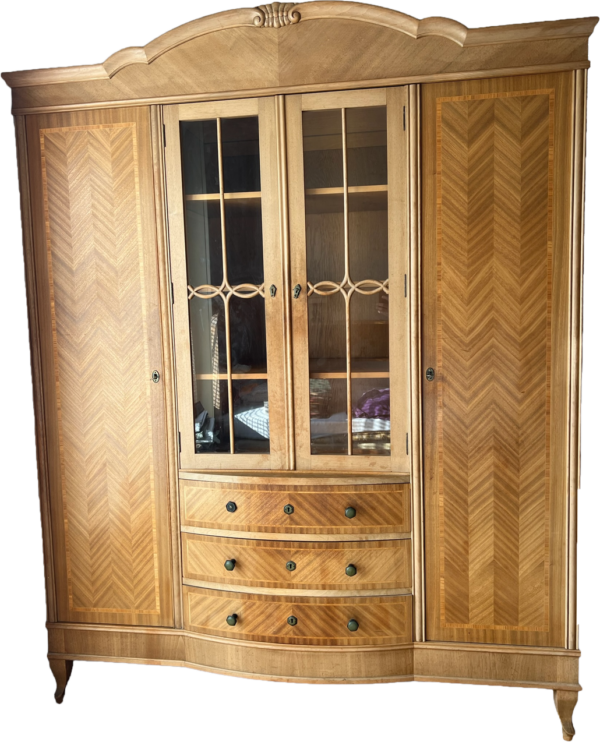 Armoire marquetée