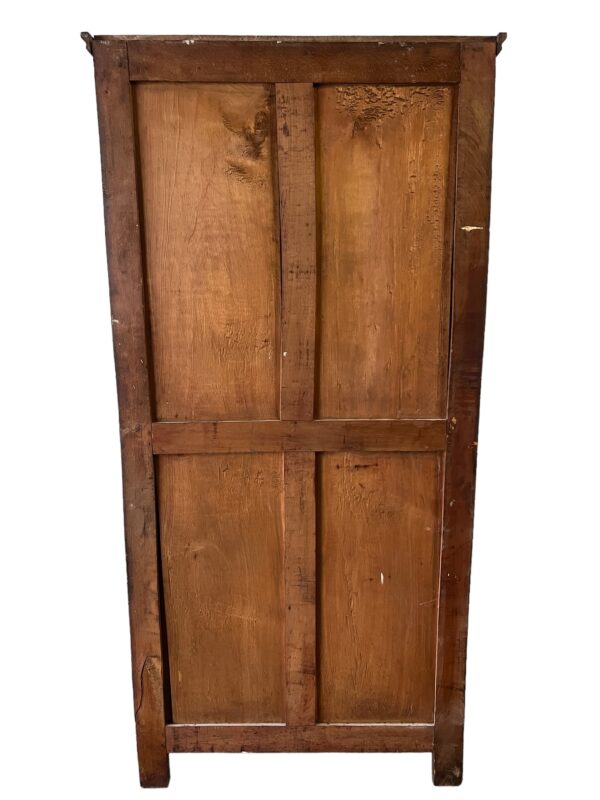 Armoire parisienne