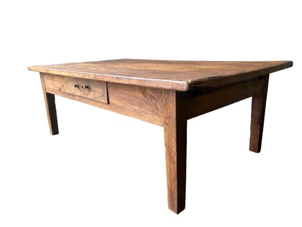 Table basse ancienne en sapin