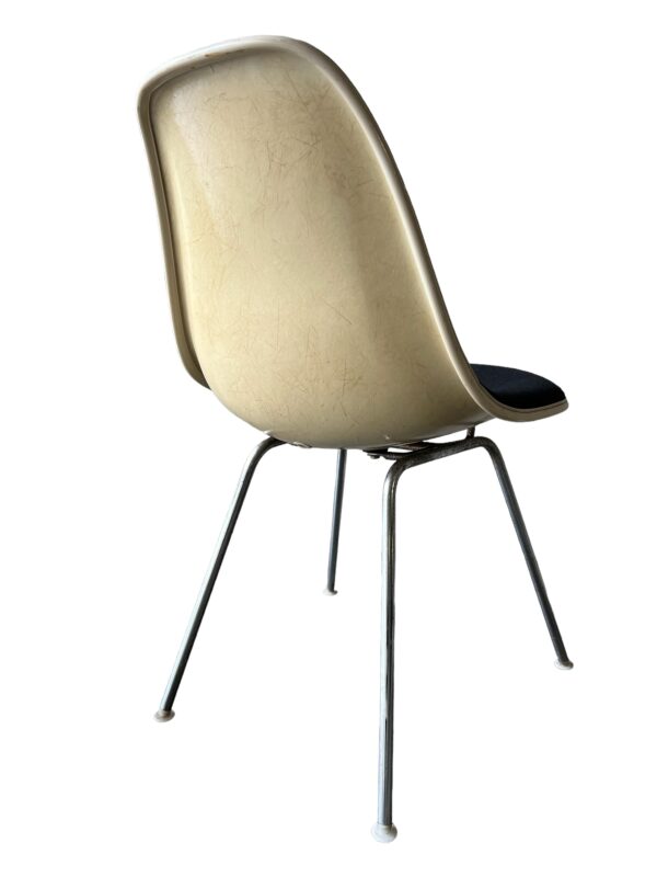 Paire de chaises Charles & Ray Eames DSX