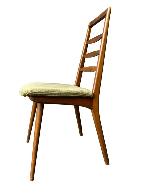 4 chaises de salle à manger scandinaves