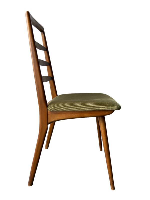 4 chaises de salle à manger scandinaves