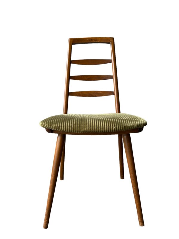 4 chaises de salle à manger scandinaves