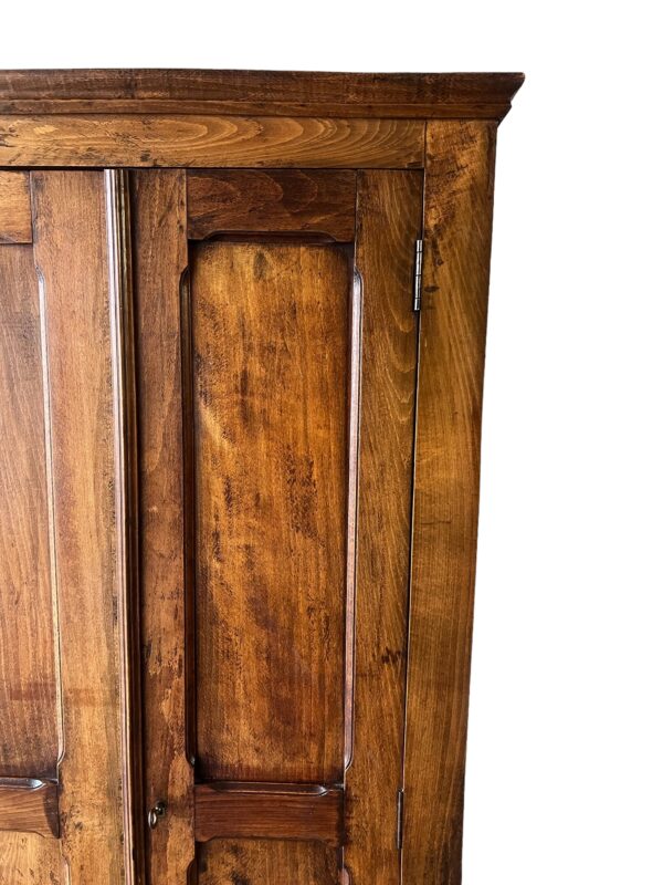 Armoire parisienne