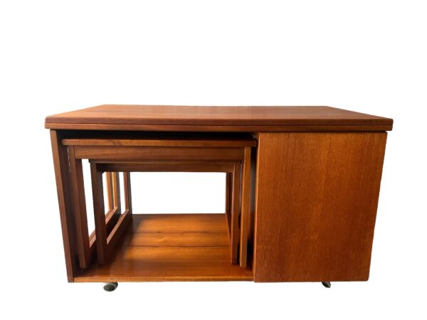 Table Basse Mid-Century en Teck avec Meuble de Bar McIntosh de McIntosh