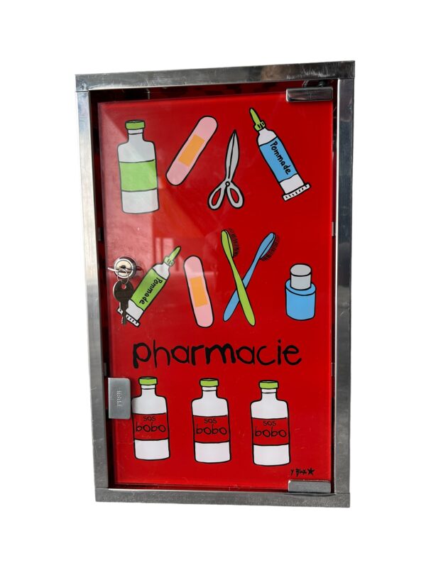 armoire à pharmacie