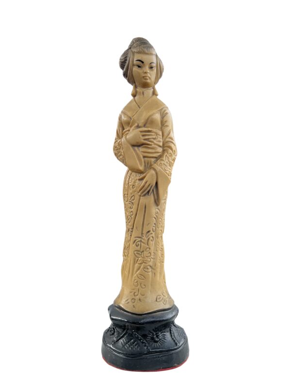 Statuette d'une femme japonaise