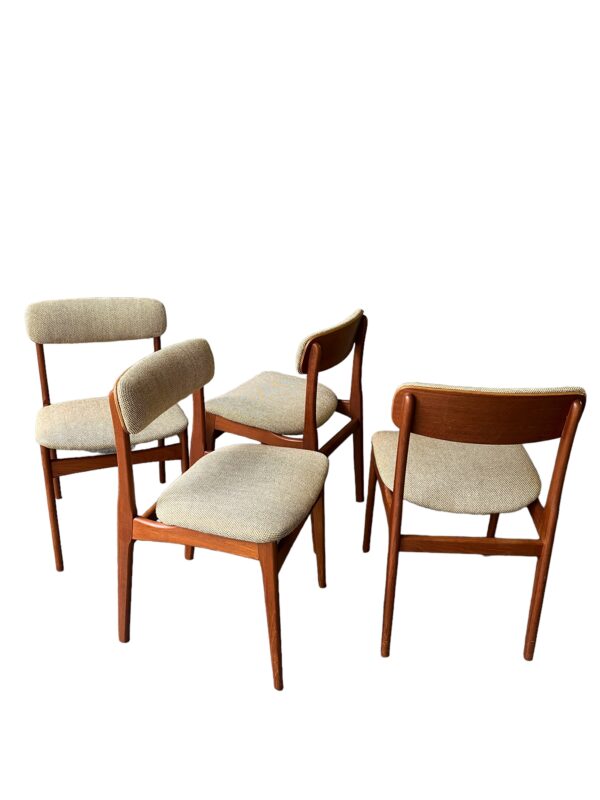 Série de 4 chaises scandinaves