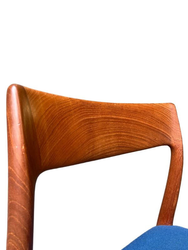 Serie de 5 chaises de Niels Otter Moller, model 77