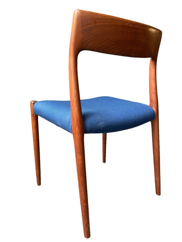 Serie de 5 chaises de Niels Otter Moller, model 77