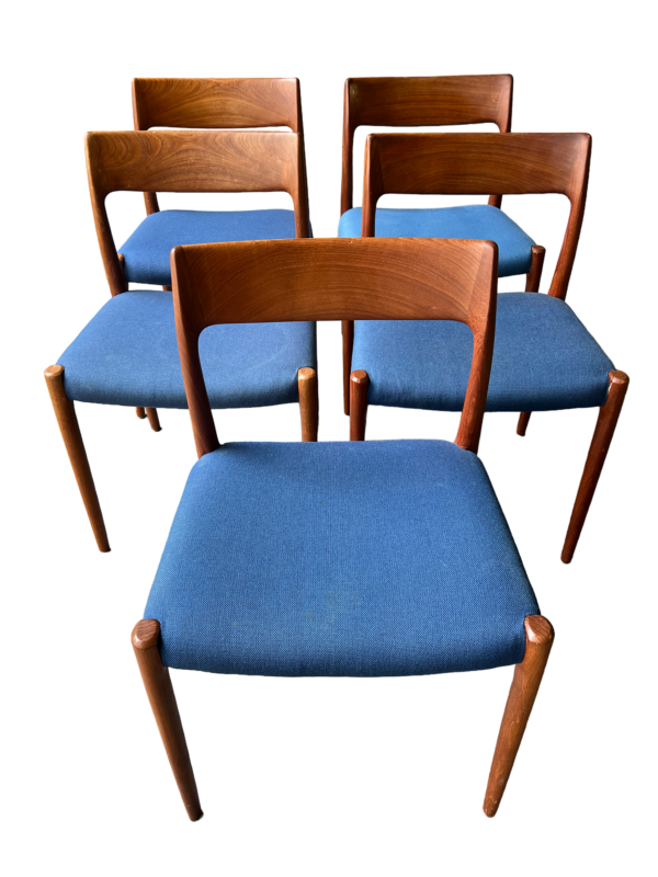 Serie de 5 chaises de Niels Otter Moller, model 77