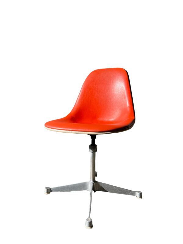 Chaise La Fonda conçue par Charles & Ray Eames pour Herman Miller