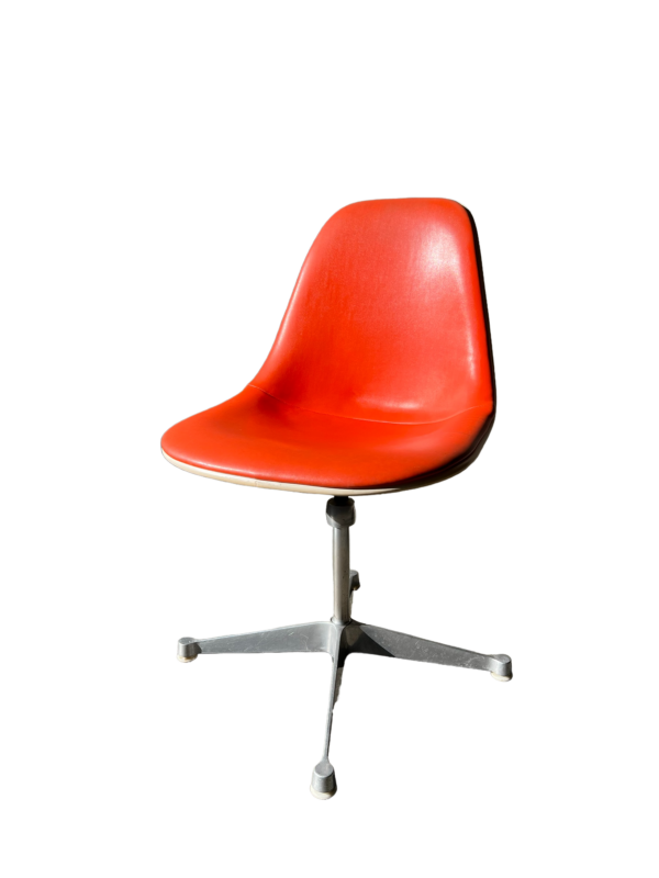 Chaise La Fonda conçue par Charles & Ray Eames pour Herman Miller