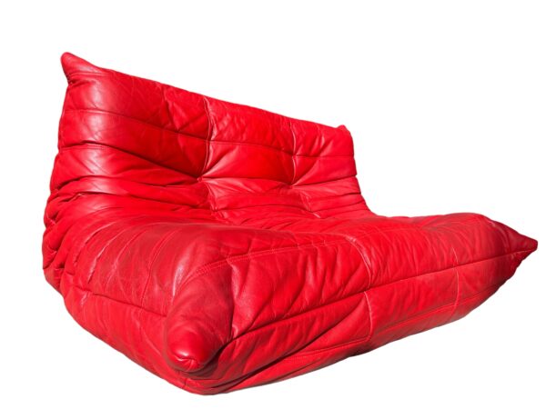 canapé 2 places en cuir rouge togo, ligne roset