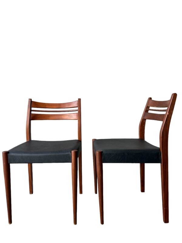 Série de 4 chaises scandinaves en teck