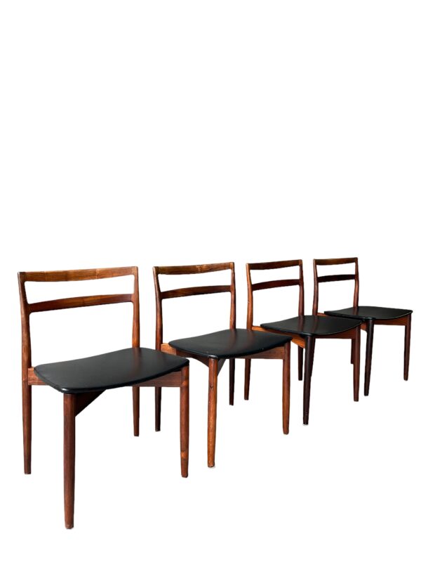 Suite de 4 chaises scandinaves, Harry Østergaard