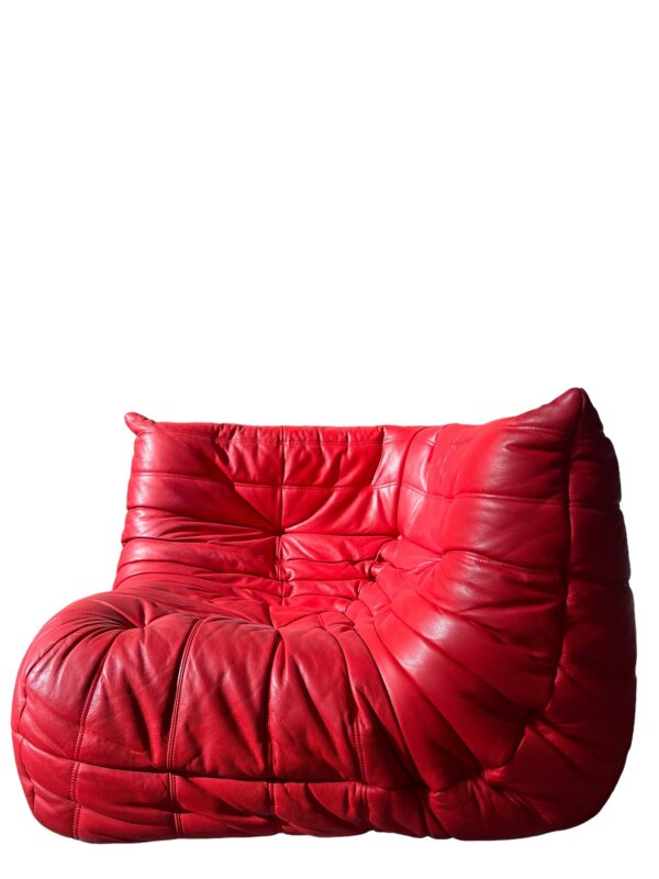 canapé d'angle en cuir rouge togo, ligne roset