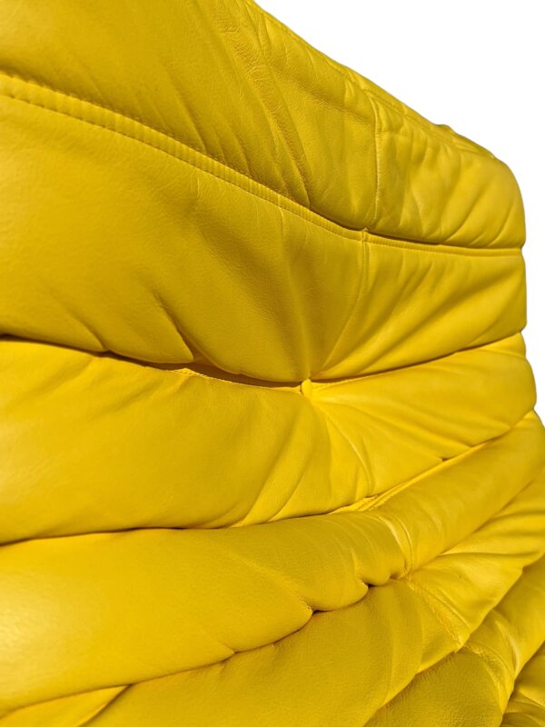 Fauteuil en cuir jaune Togo