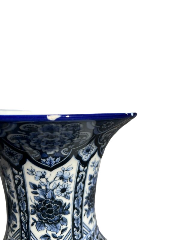 Vase artistiche bleu et blanc en céramique