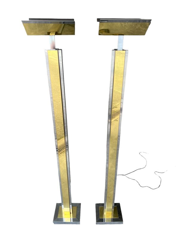 paire de lampadaire en laiton et chrome par Lumina