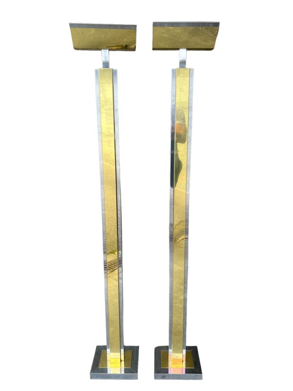 paire de lampadaire en laiton et chrome par Lumina