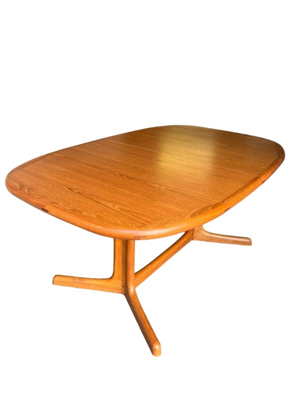 Table de salle a manger extensible Dyrlund