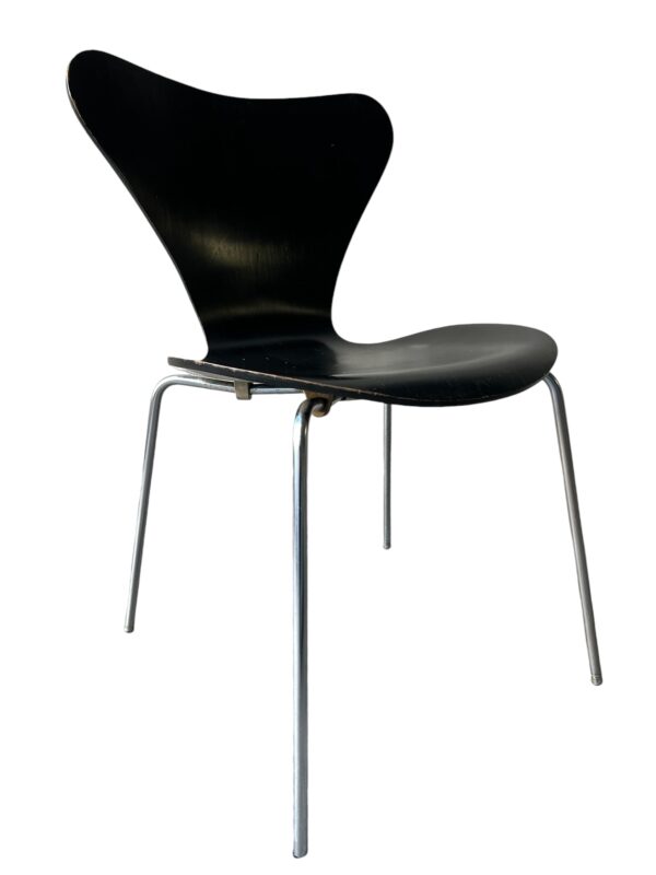 Serie de 5 chaises modele série 7 de Fritz Hansen