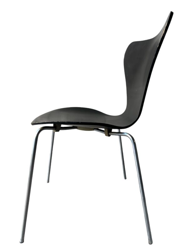 Serie de 5 chaises modele série 7 de Fritz Hansen