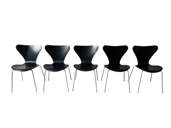 Serie de 5 chaises modele série 7 de Fritz Hansen