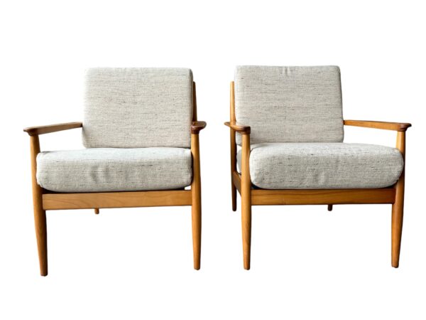 Paire de Fauteuils scandinave en bois de Hêtre massif