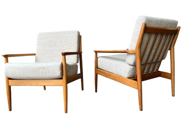 Paire de Fauteuils scandinave en bois de Hêtre massif