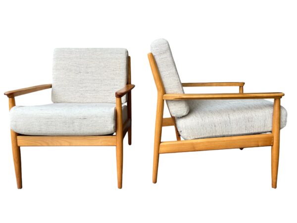 Paire de Fauteuils scandinave en bois de Hêtre massif