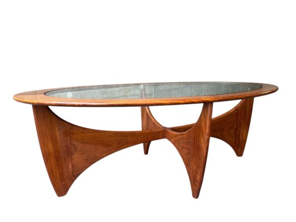 Table basse de forme ovale