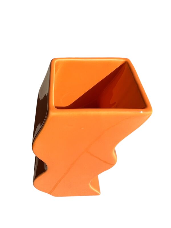 Vase soliflore de couleur orange conçu par la maison allemande ASA dans les années 1980'