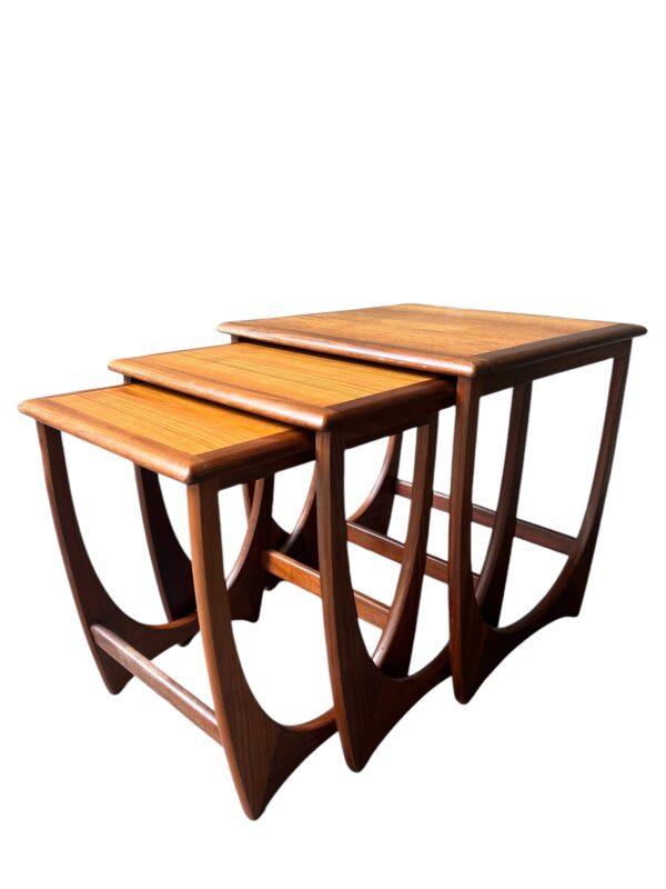 Table gigogne G-plan