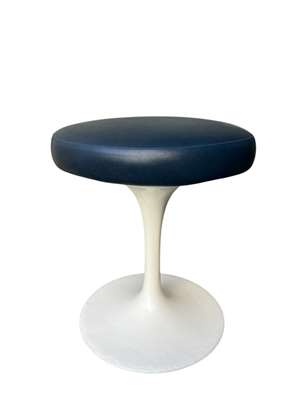 Tabouret conçu par Eero Saarinen pour le fabricant  Knoll