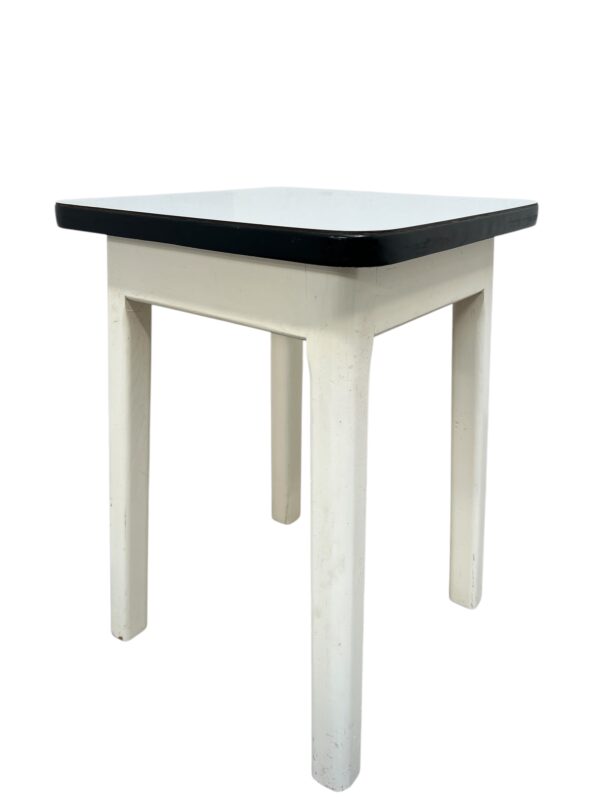 Tabouret de cuisine en formica