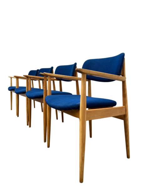 4 fauteuils scandinaves