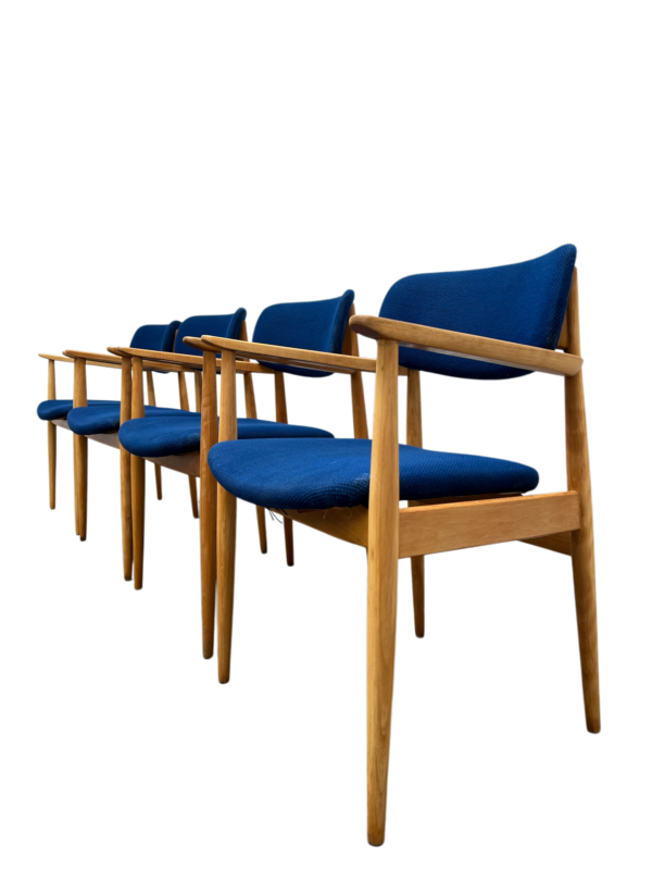 4 fauteuils scandinaves