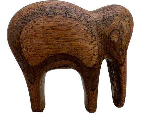 Statuette d'un elephant en bois de teck