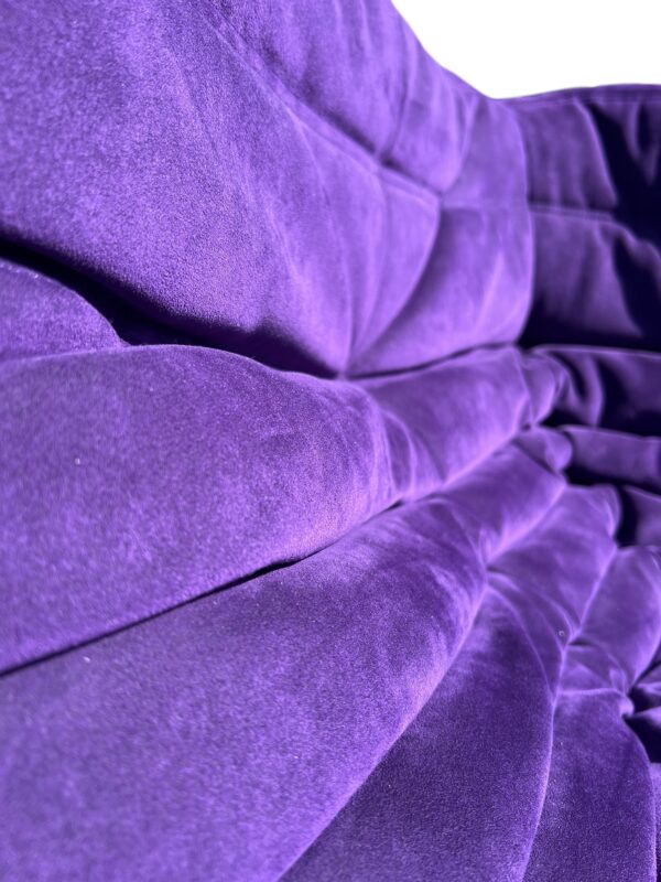 Set de 3 pièces de canapés TOGO en Alcantara violet, Ligne Roset