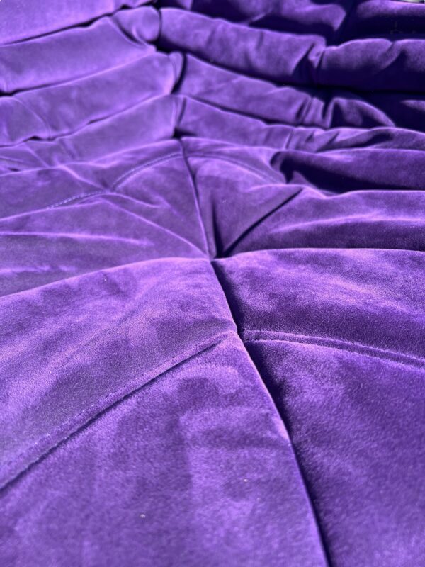 Set de 3 pièces de canapés TOGO en Alcantara violet, Ligne Roset