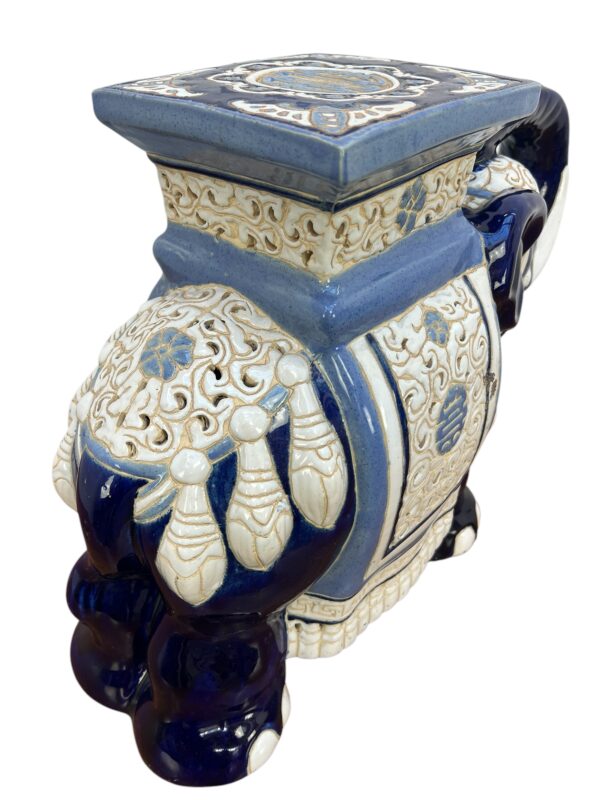 éléphant décoratif bleu , porte plante en céramique