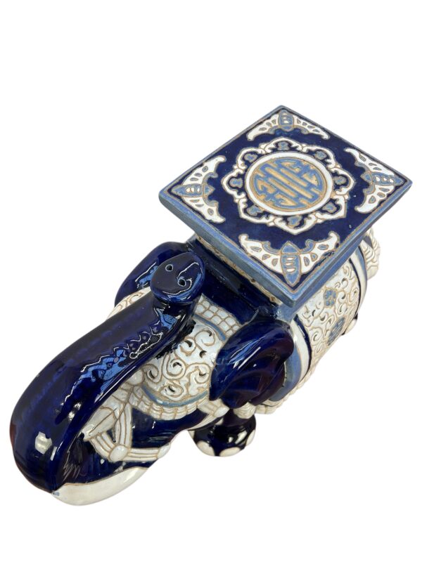 éléphant décoratif bleu , porte plante en céramique