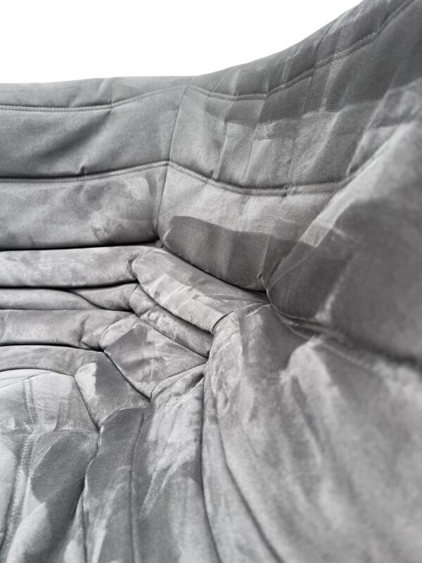 Canapé d'angle en alcantara gris charbon TOGO, Ligne Roset